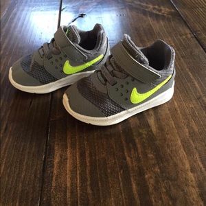 Nike Downshifter Toddler Size 5